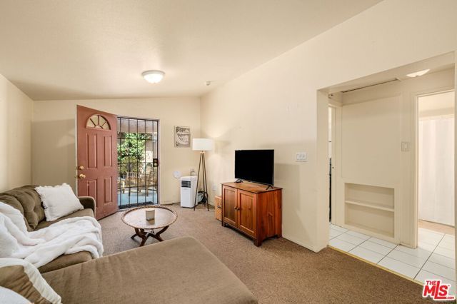 6041 Cleon Avenue, North Hollywood (los Angeles), CA 91606