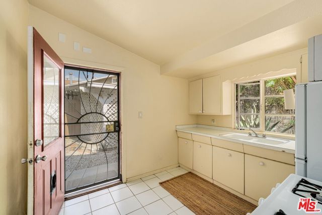 6041 Cleon Avenue, North Hollywood (los Angeles), CA 91606