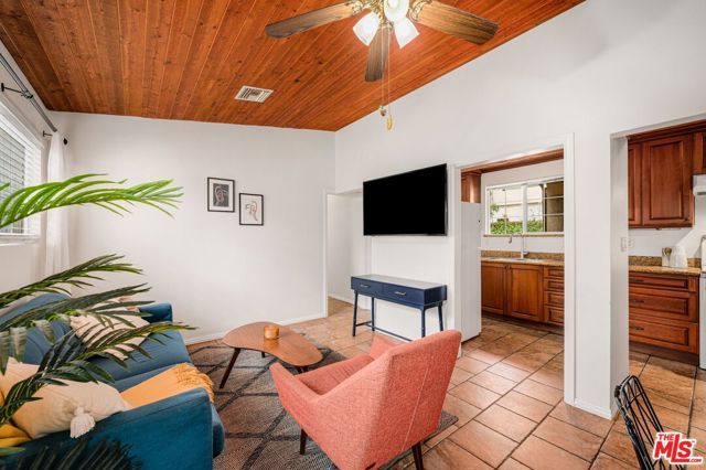 6041 Cleon Avenue, North Hollywood (los Angeles), CA 91606