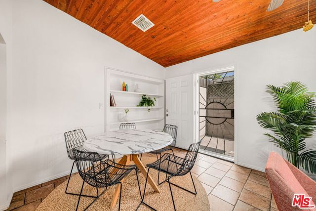 6041 Cleon Avenue, North Hollywood (los Angeles), CA 91606