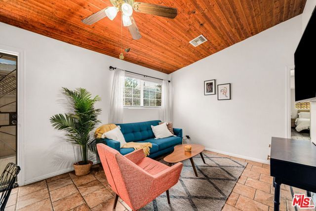 6041 Cleon Avenue, North Hollywood (los Angeles), CA 91606