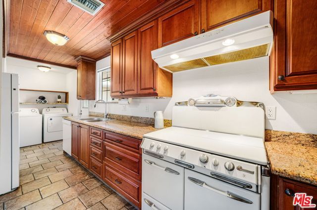 6041 Cleon Avenue, North Hollywood (los Angeles), CA 91606