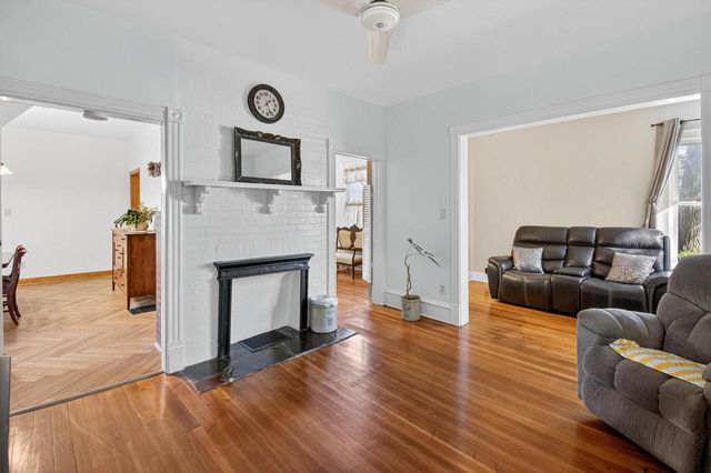 438 Blaine AVENUE, Racine, WI 53405