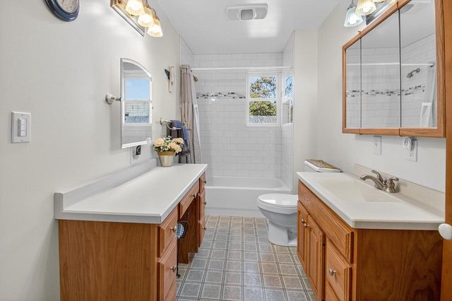 438 Blaine AVENUE, Racine, WI 53405