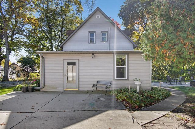 438 Blaine AVENUE, Racine, WI 53405