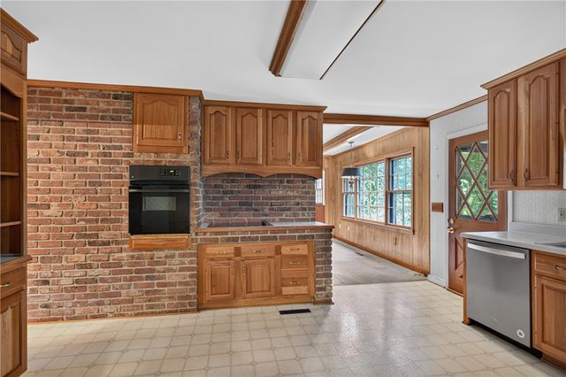 111 Lakeview Circle, Clemson, SC 29631