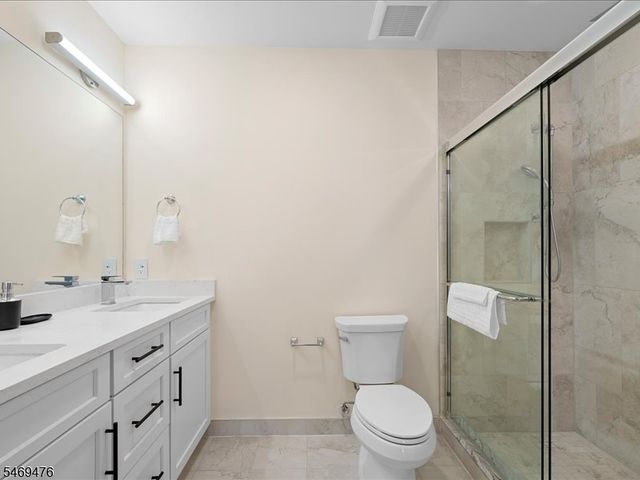 139 Sherman Pl. 404, Jersey City, NJ 07307
