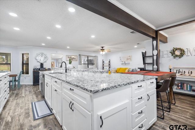 107 Galloway Ave, Naples, TX 75568