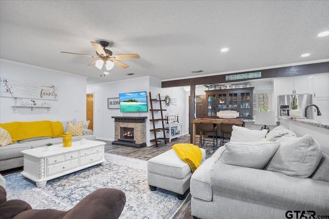 107 Galloway Ave, Naples, TX 75568