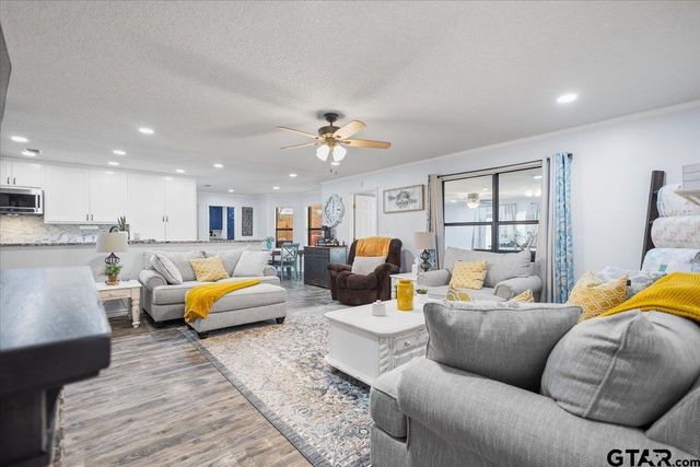 107 Galloway Ave, Naples, TX 75568