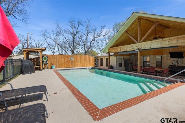 107 Galloway Ave, Naples, TX 75568