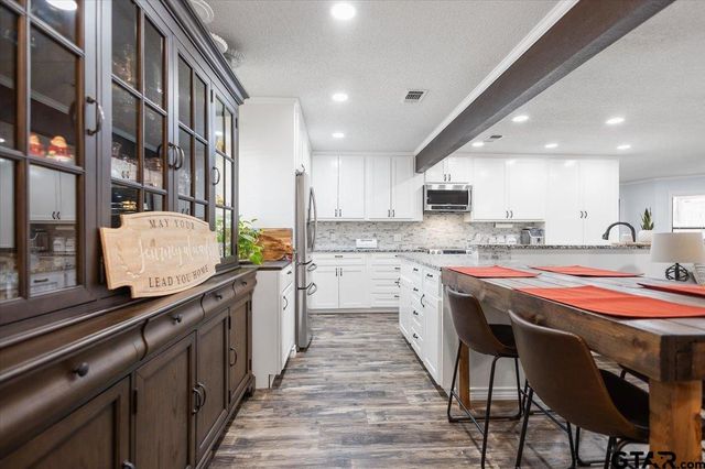 107 Galloway Ave, Naples, TX 75568