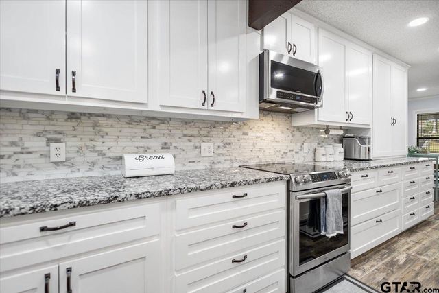 107 Galloway Ave, Naples, TX 75568