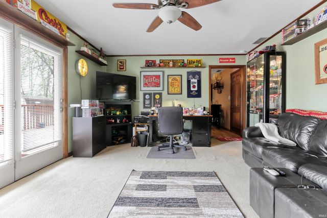 5144 Kenwood Drive, Newburgh, IN 47630