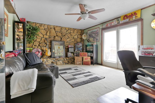 5144 Kenwood Drive, Newburgh, IN 47630