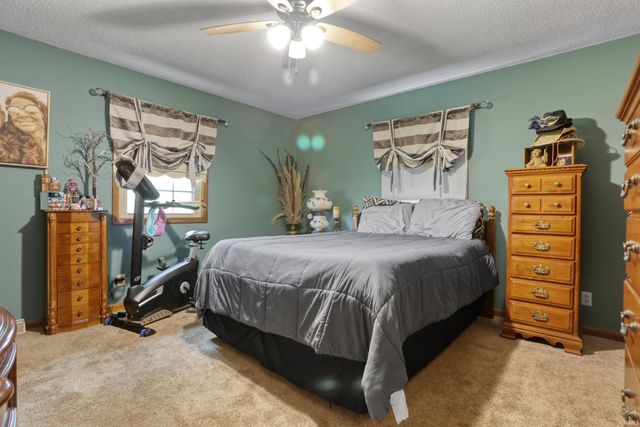 5144 Kenwood Drive, Newburgh, IN 47630