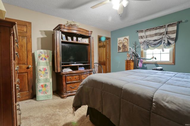 5144 Kenwood Drive, Newburgh, IN 47630