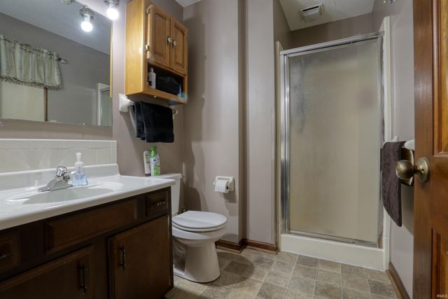 5144 Kenwood Drive, Newburgh, IN 47630