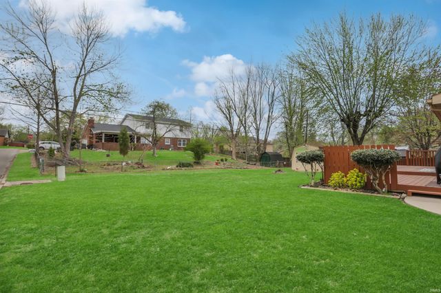 5144 Kenwood Drive, Newburgh, IN 47630