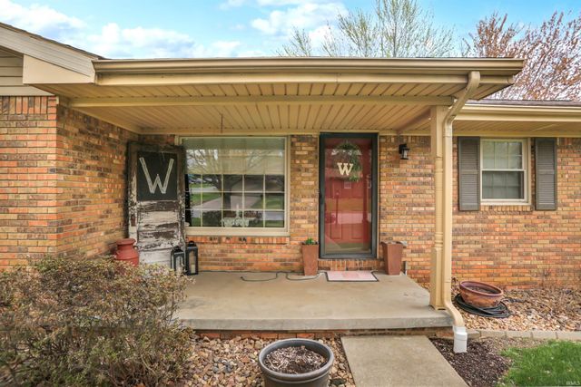 5144 Kenwood Drive, Newburgh, IN 47630