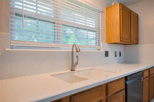 3714 Parkridge Glen Drive, Houston, TX 77082