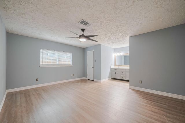 3714 Parkridge Glen Drive, Houston, TX 77082