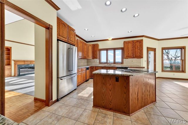 6686 Clifton Bluffs Court, St Louis, MO 63129