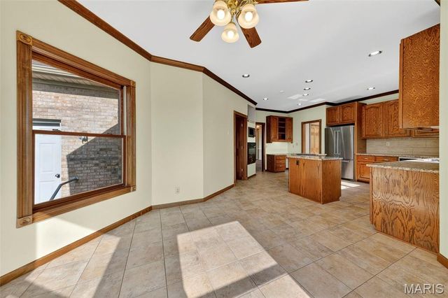 6686 Clifton Bluffs Court, St Louis, MO 63129