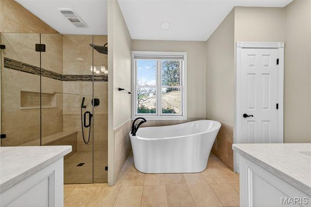 6686 Clifton Bluffs Court, St Louis, MO 63129