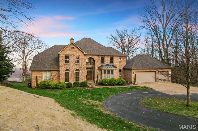 6686 Clifton Bluffs Court, St Louis, MO 63129