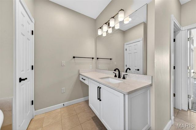 6686 Clifton Bluffs Court, St Louis, MO 63129