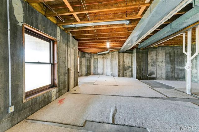 6686 Clifton Bluffs Court, St Louis, MO 63129