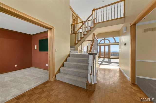 6686 Clifton Bluffs Court, St Louis, MO 63129