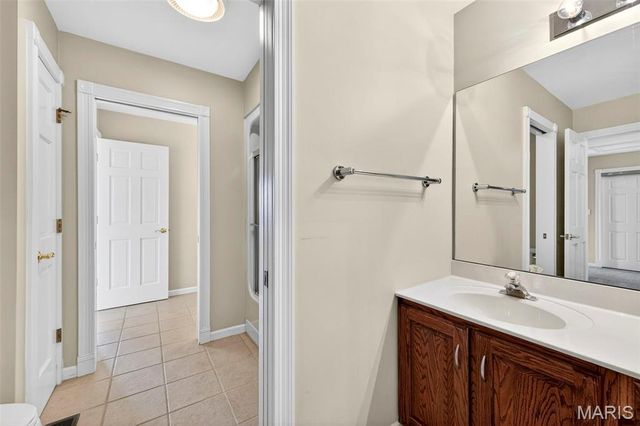 6686 Clifton Bluffs Court, St Louis, MO 63129