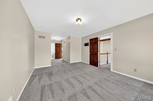 6686 Clifton Bluffs Court, St Louis, MO 63129