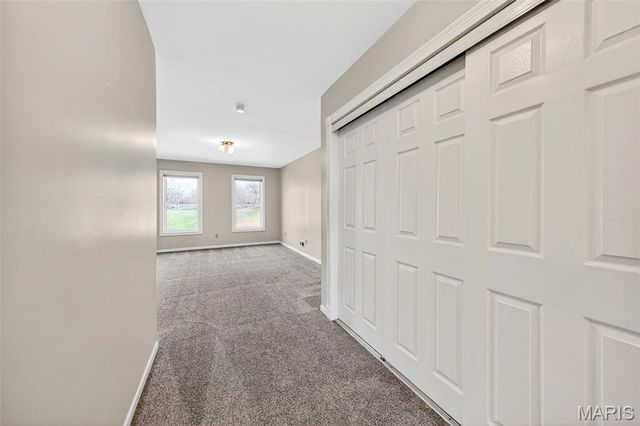 6686 Clifton Bluffs Court, St Louis, MO 63129