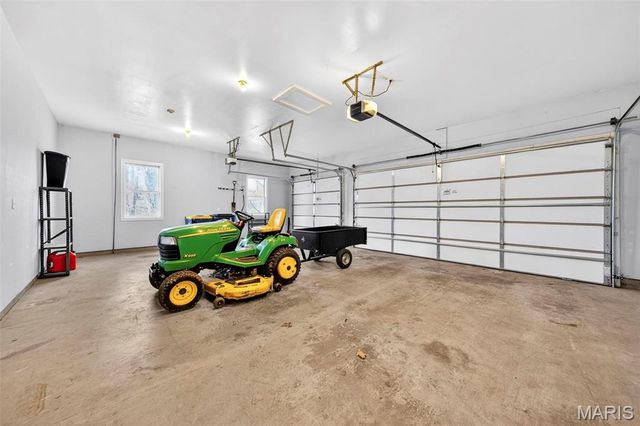 6686 Clifton Bluffs Court, St Louis, MO 63129