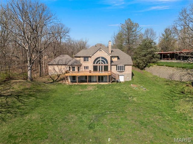 6686 Clifton Bluffs Court, St Louis, MO 63129