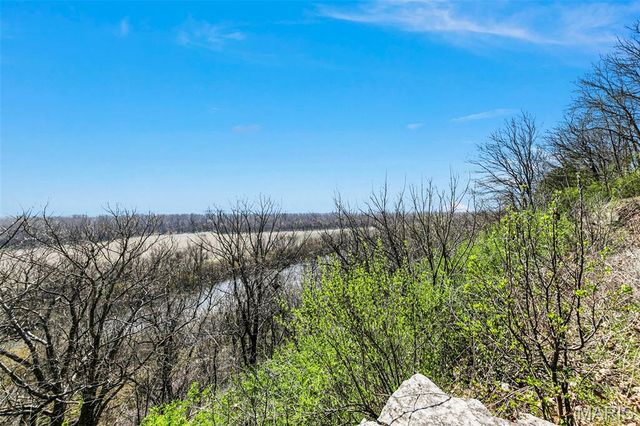 6686 Clifton Bluffs Court, St Louis, MO 63129