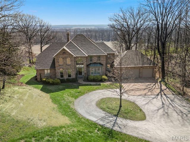 6686 Clifton Bluffs Court, St Louis, MO 63129