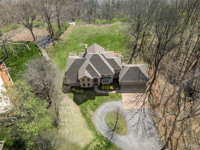 6686 Clifton Bluffs Court, St Louis, MO 63129