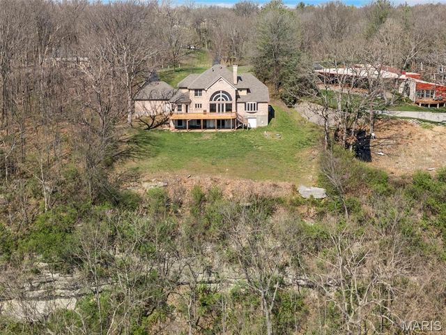 6686 Clifton Bluffs Court, St Louis, MO 63129