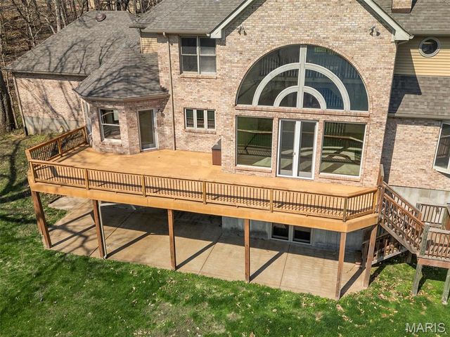 6686 Clifton Bluffs Court, St Louis, MO 63129