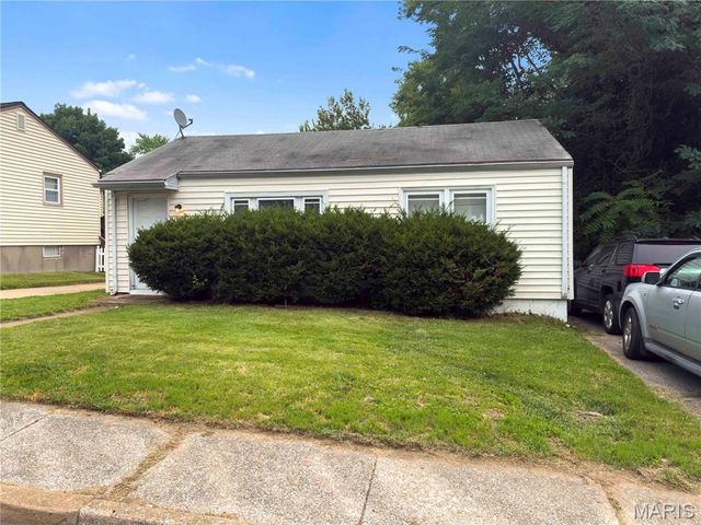318 Mueller Avenue, Ferguson, MO 63135