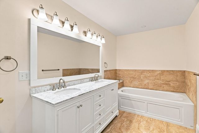 97 Melendy Ave 97, Watertown, MA 02472
