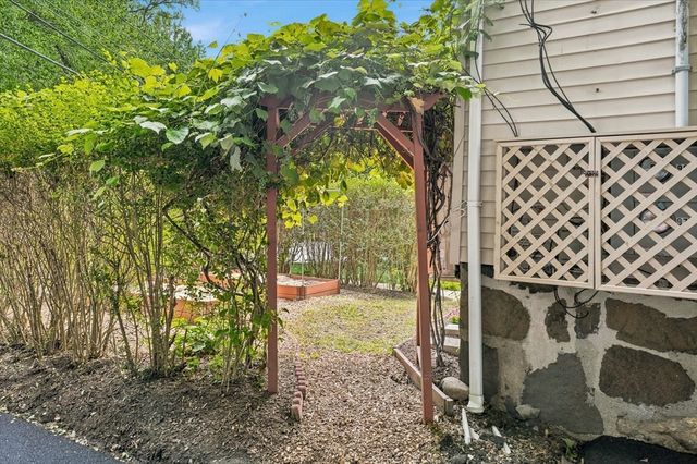 97 Melendy Ave 97, Watertown, MA 02472