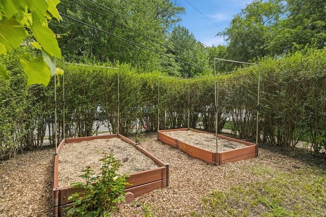97 Melendy Ave 97, Watertown, MA 02472