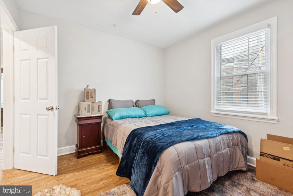 Image 17 of property listing at 805 SPA RD, Annapolis, MD 21401