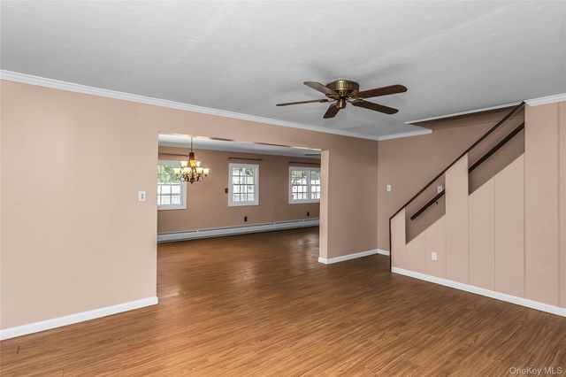 17 Giant Lane, Levittown, NY 11756
