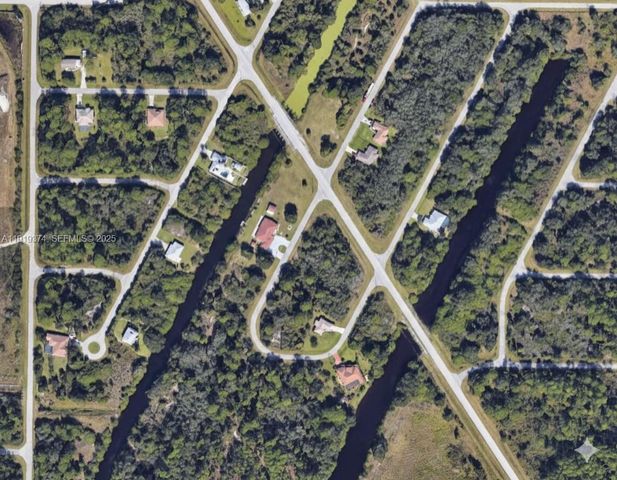 2216 Private Circle, Port Charlotte, FL 33953